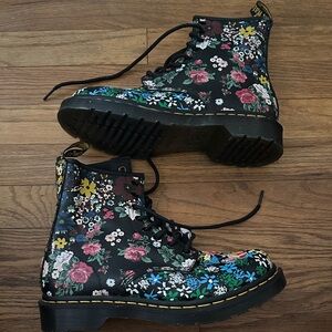 Floral Combat Boots doc Martens. Worn once
